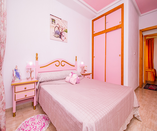 Bedroom in apartment for sale in Torrevieja