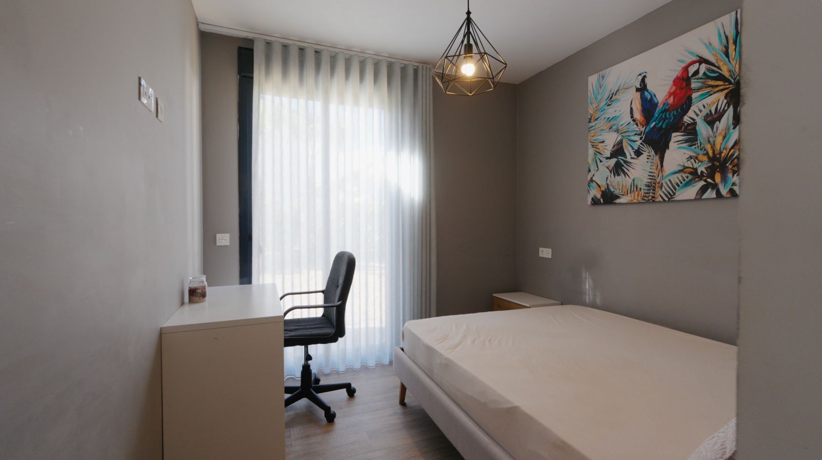 Bedroom in villa for sale in Polop