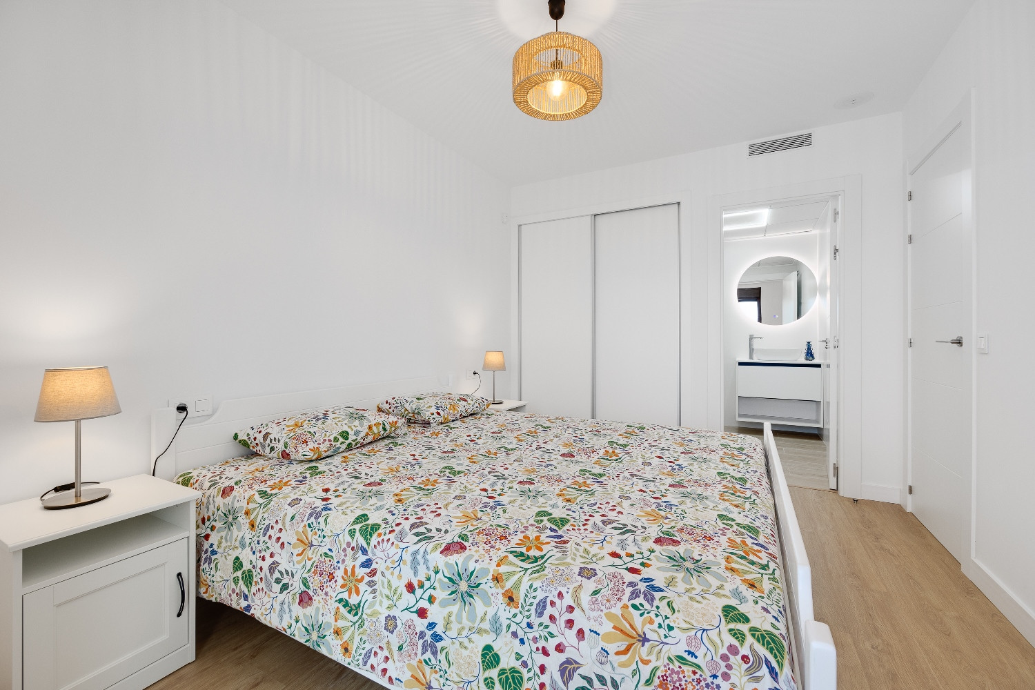 Master bedroom in penthouse for sale in Villamartin