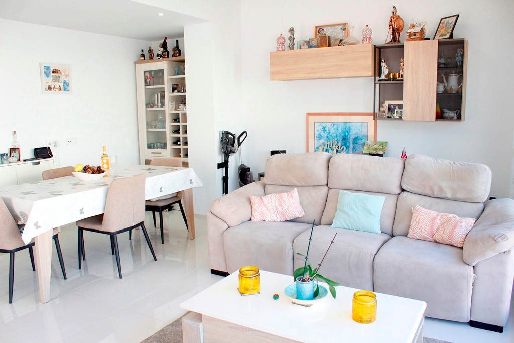 Pool area in villa for sale in San Miguel de Salinas