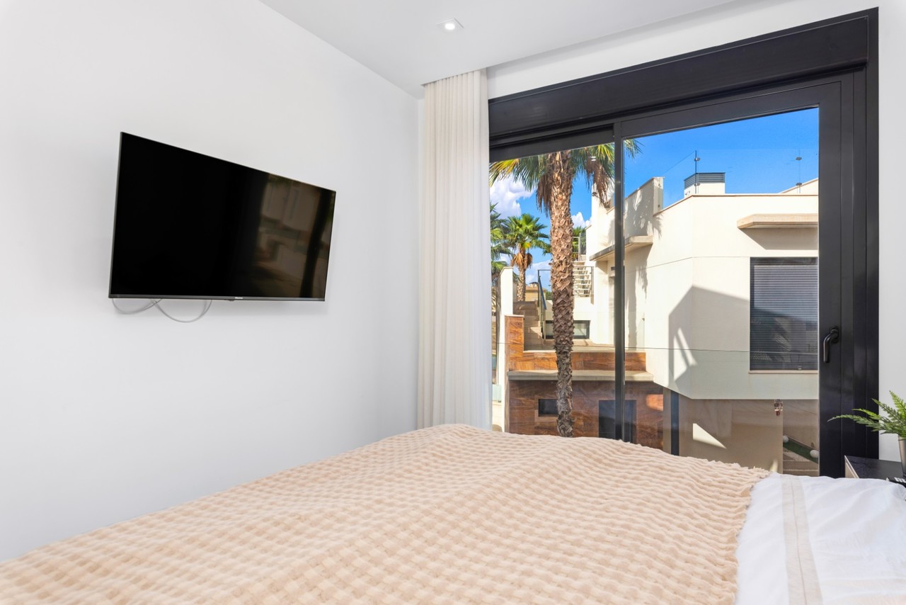 Exterior view in villa for sale in Cabo Roig