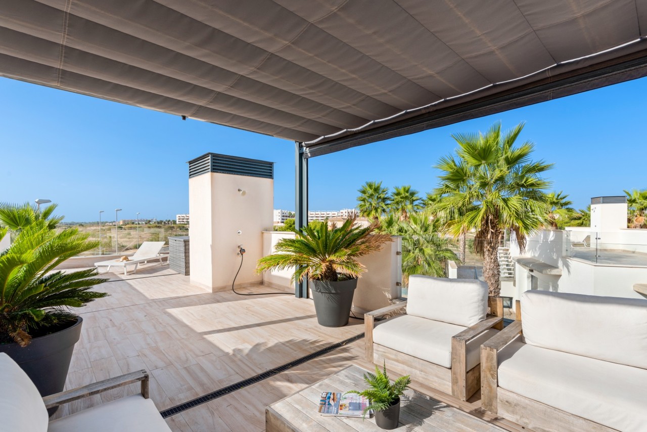 Exterior view in villa for sale in Cabo Roig