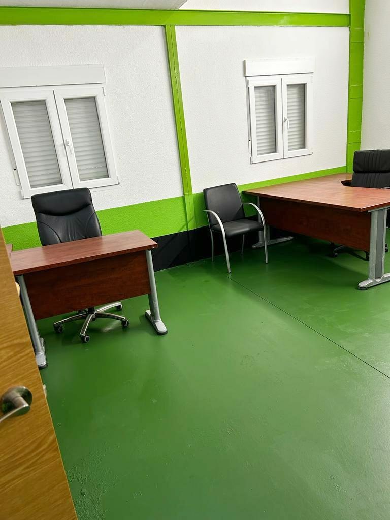 Bedroom in commercial for sale in Almoradi