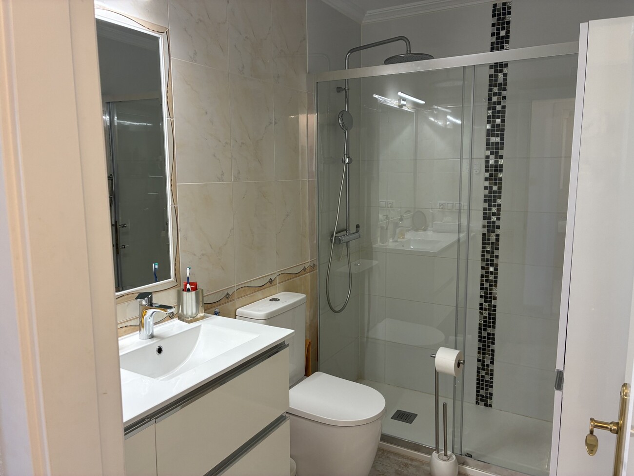 Bedroom in apartment for sale in Orihuela Costa