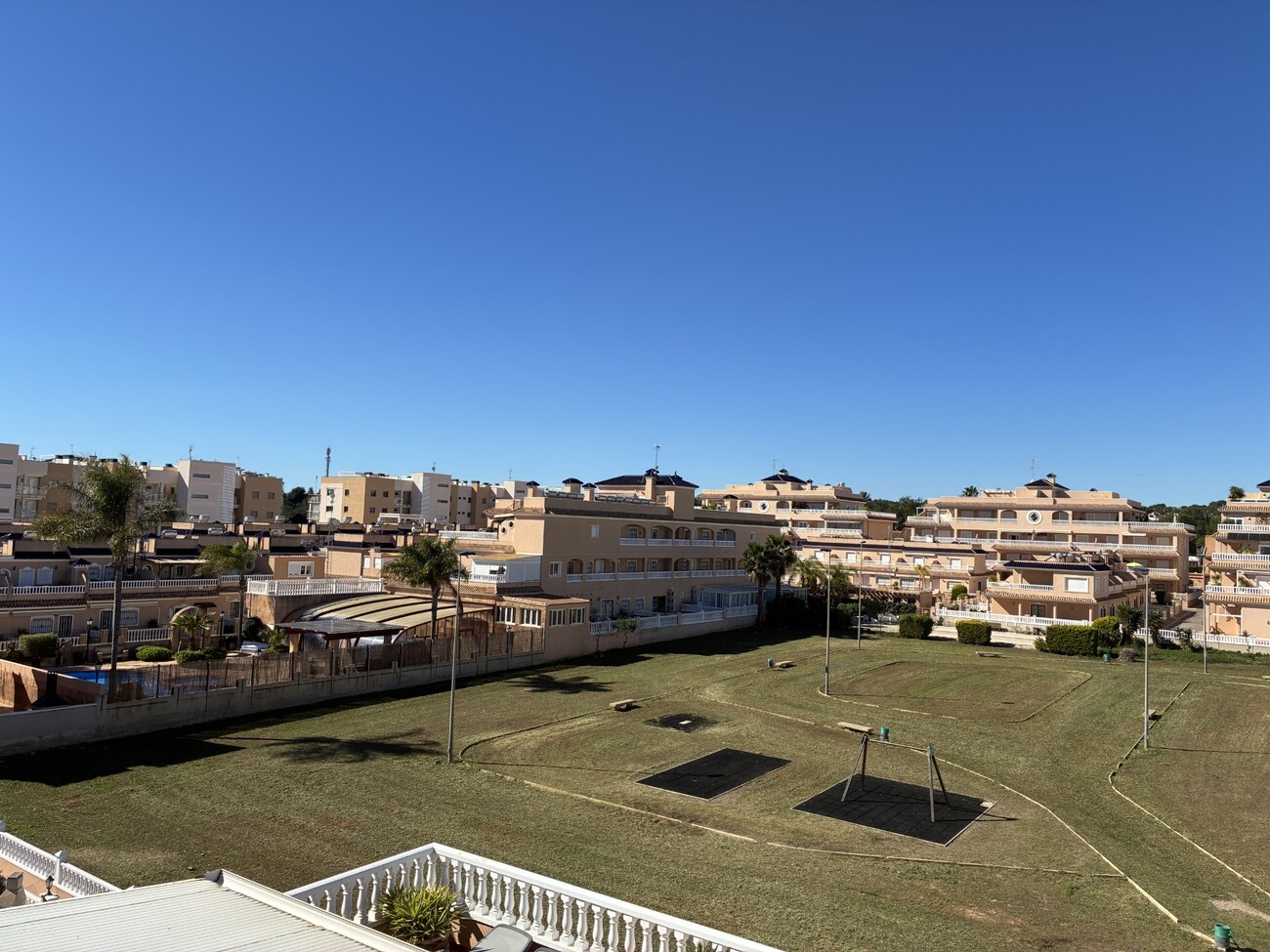 Garden in apartment for sale in Orihuela Costa