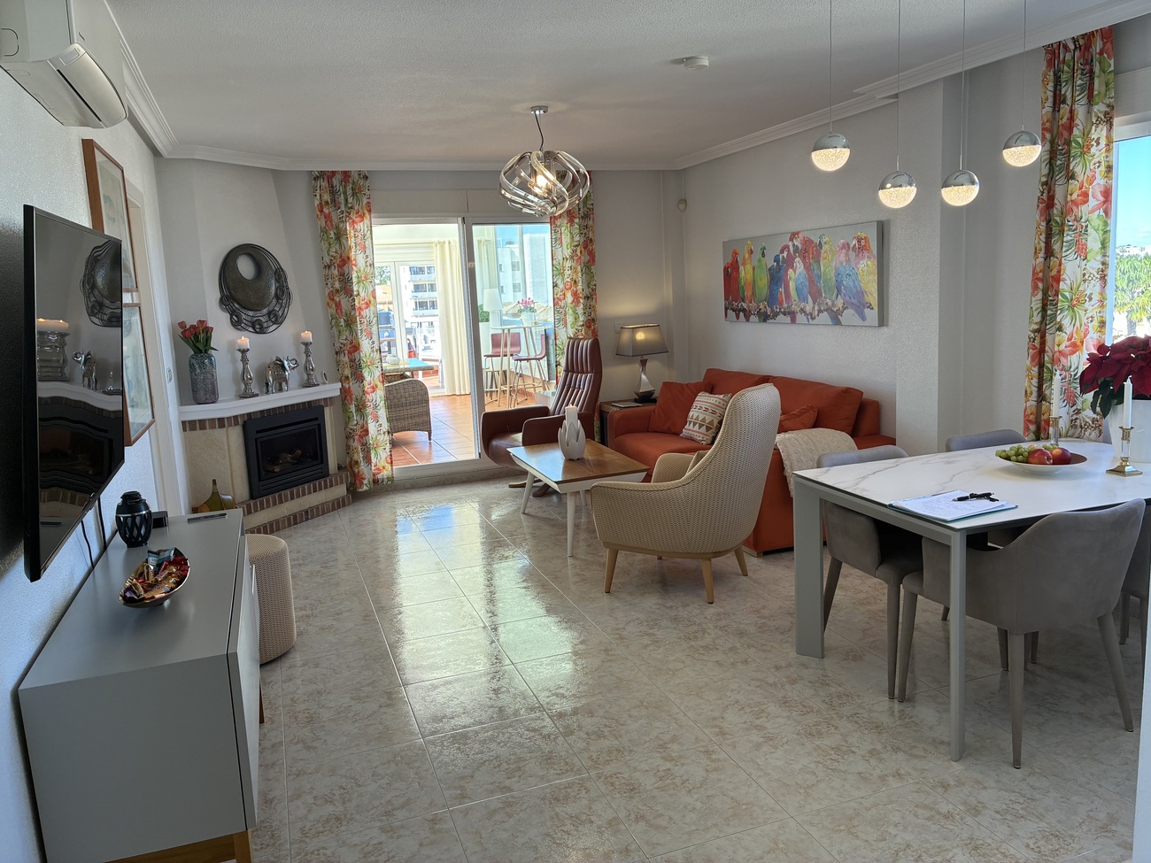 Dining area in apartment for sale in Orihuela Costa