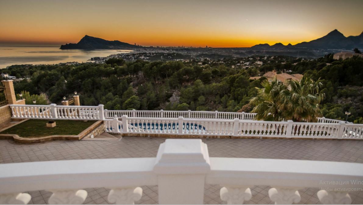 Bathroom in villa for sale in Altea