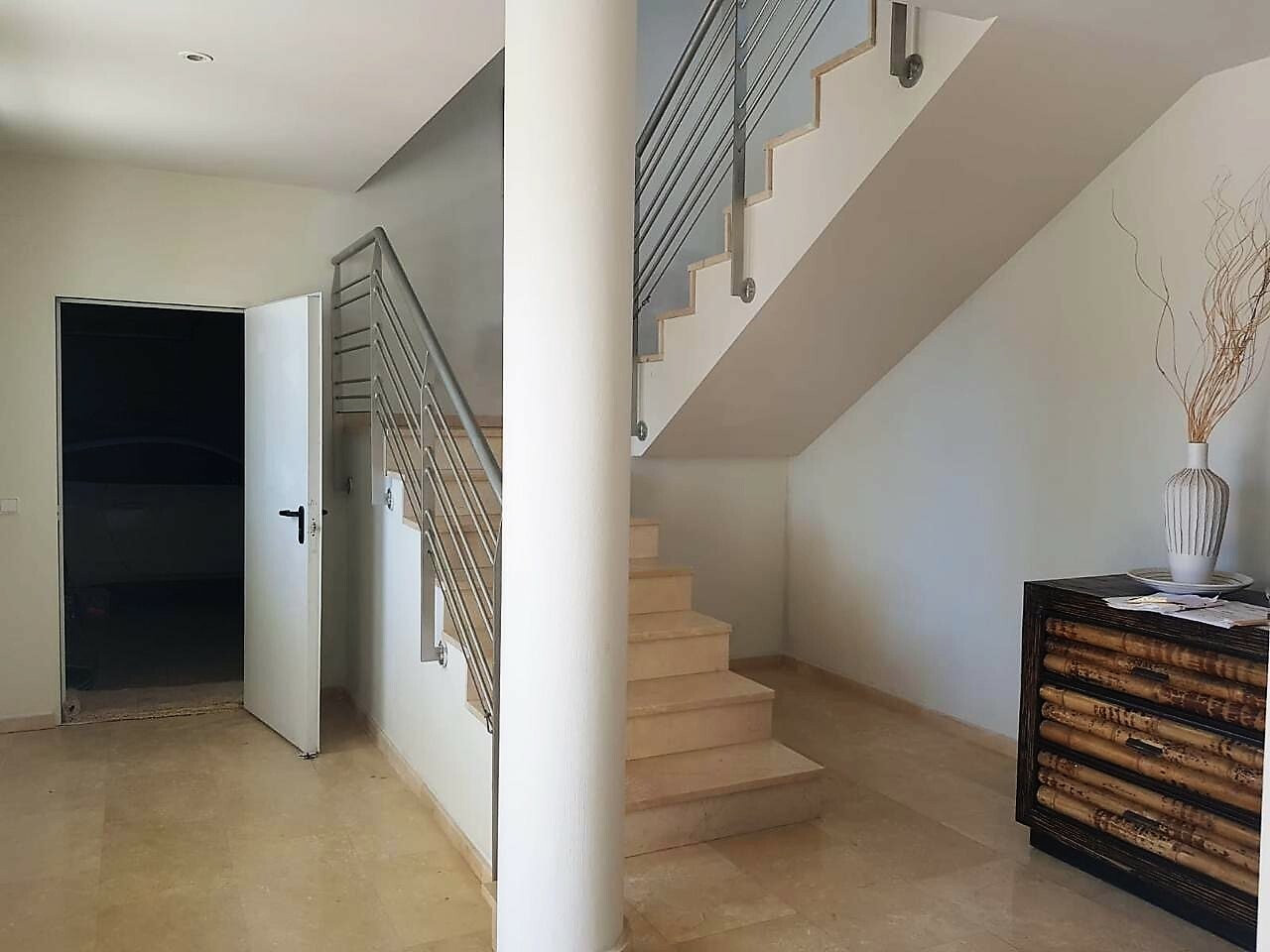 Three-storey Art Nouveau villa with a Hi-Tech area of 300 m2 on a plot of 1000 m2