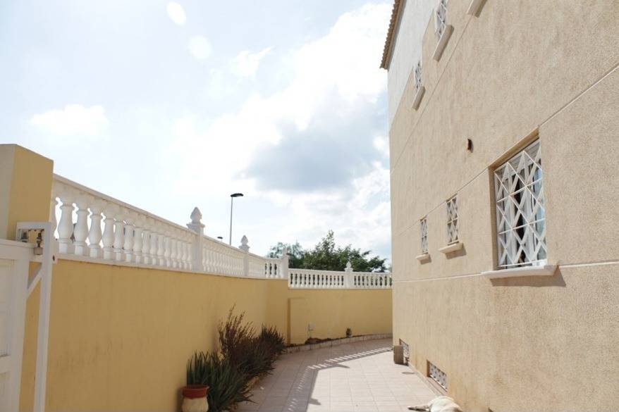 Dining area in villa for sale in Torrevieja