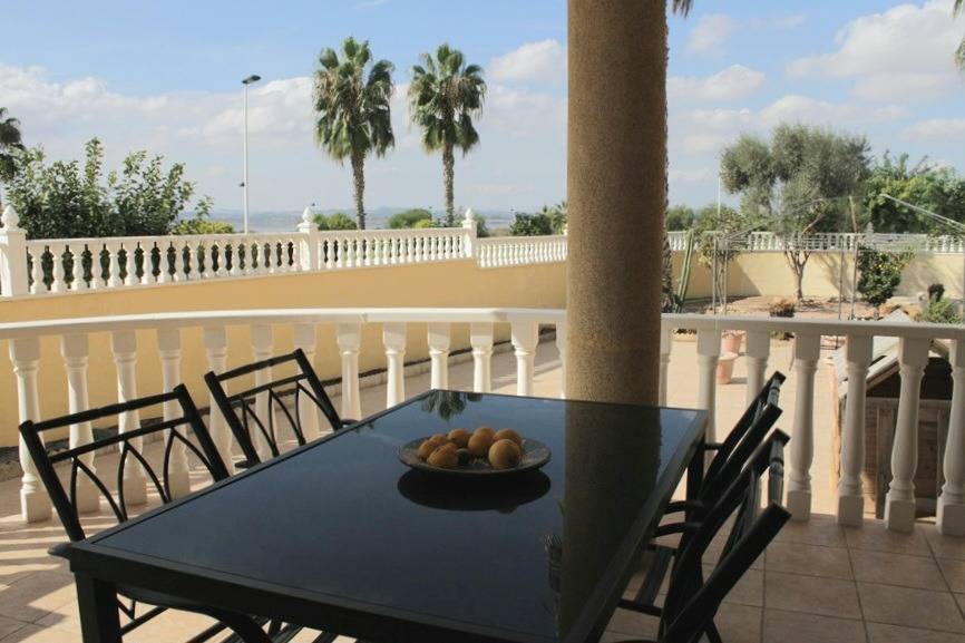 Terrace in villa for sale in Torrevieja