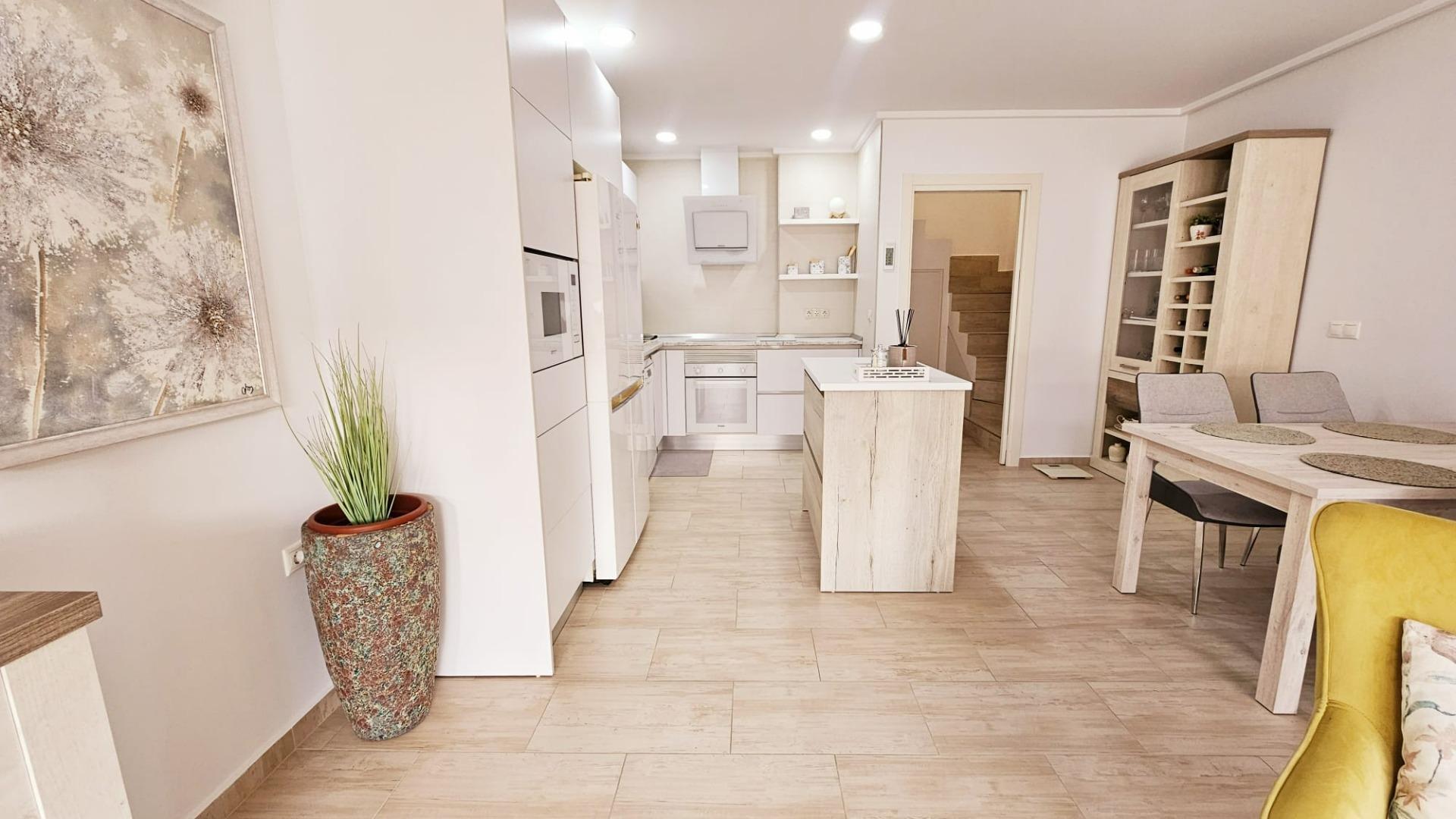 Dining area in duplex for sale in Torrevieja