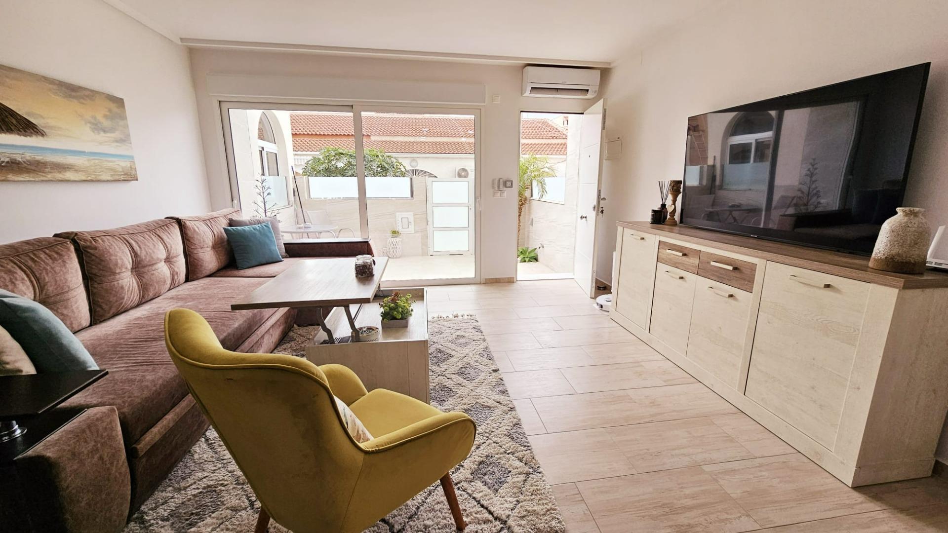 Exterior view in duplex for sale in Torrevieja