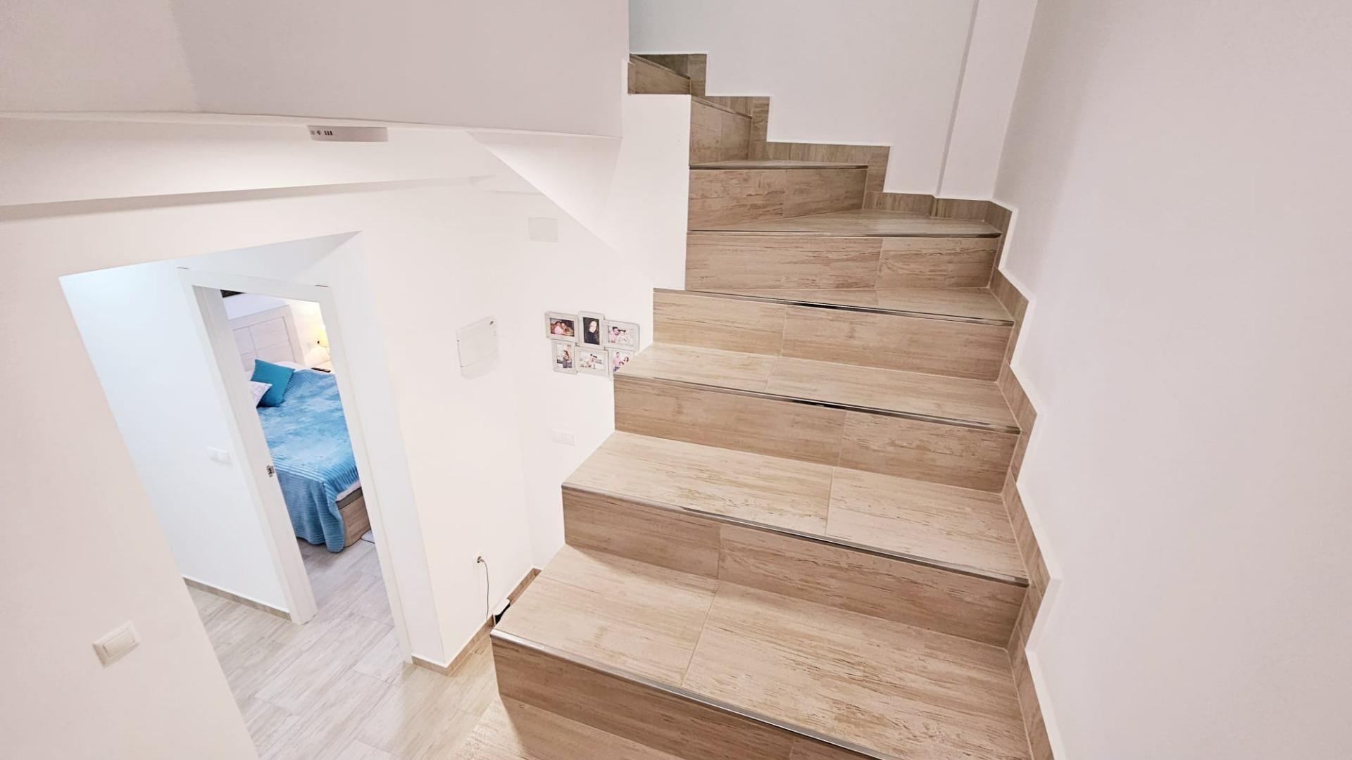 Bedroom in duplex for sale in Torrevieja