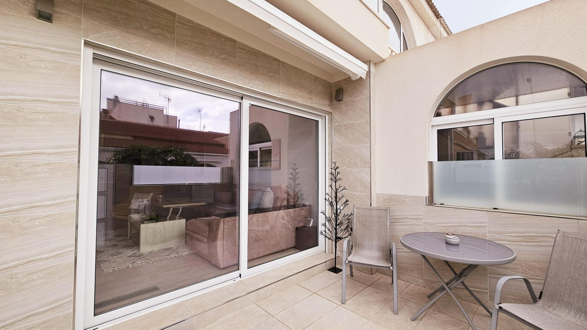 Dining area in duplex for sale in Torrevieja