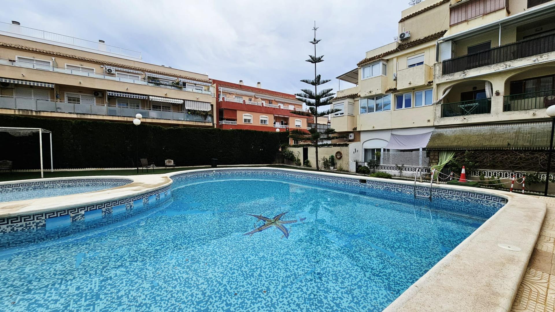Bedroom in apartment for sale in Torrevieja