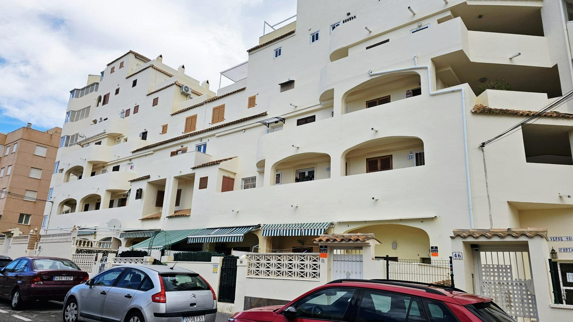 Master bedroom in apartment for sale in Torrevieja