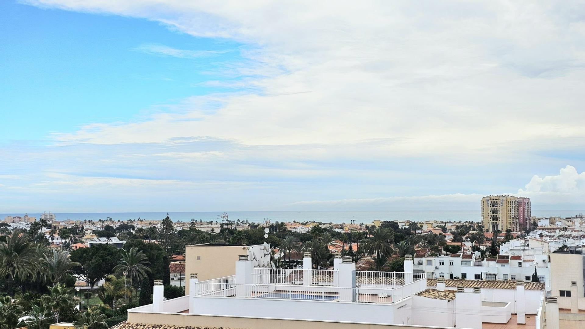 Terrace in apartment for sale in Torrevieja