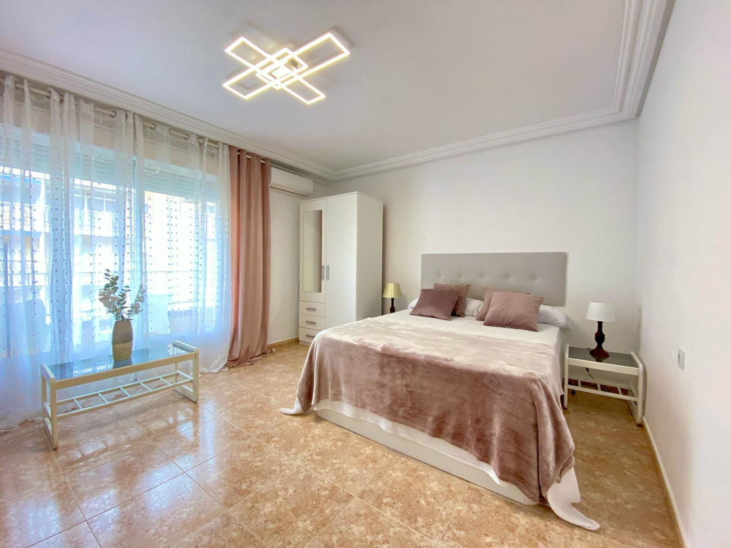 Master bedroom in apartment for sale in Torrevieja