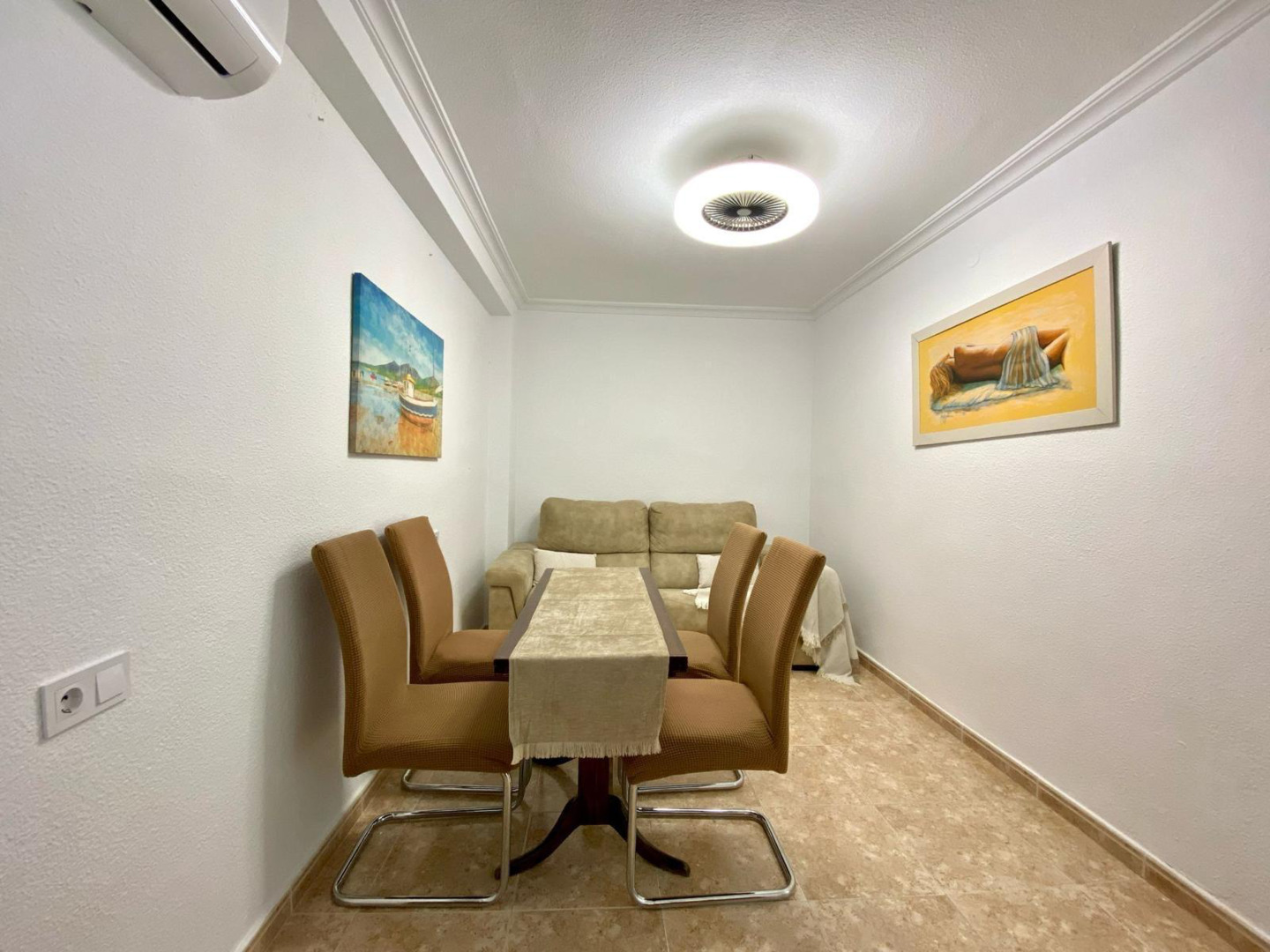 Bedroom in apartment for sale in Torrevieja