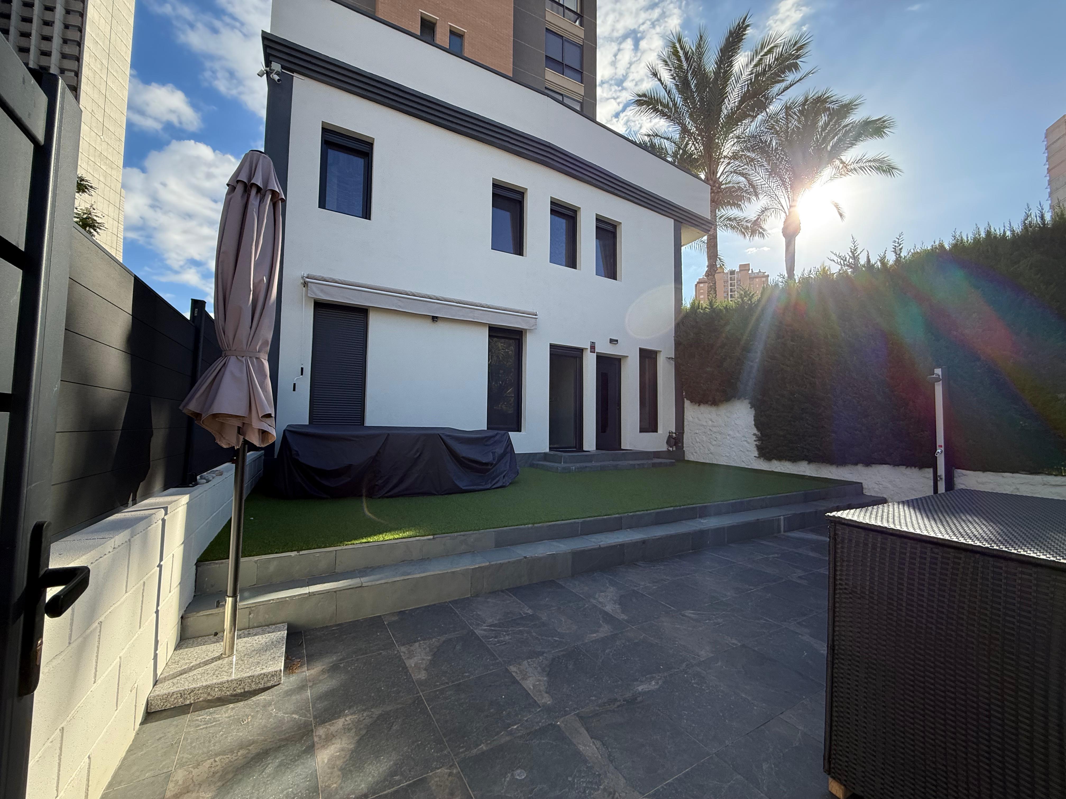 Exterior view in terraced for sale in Benidorm