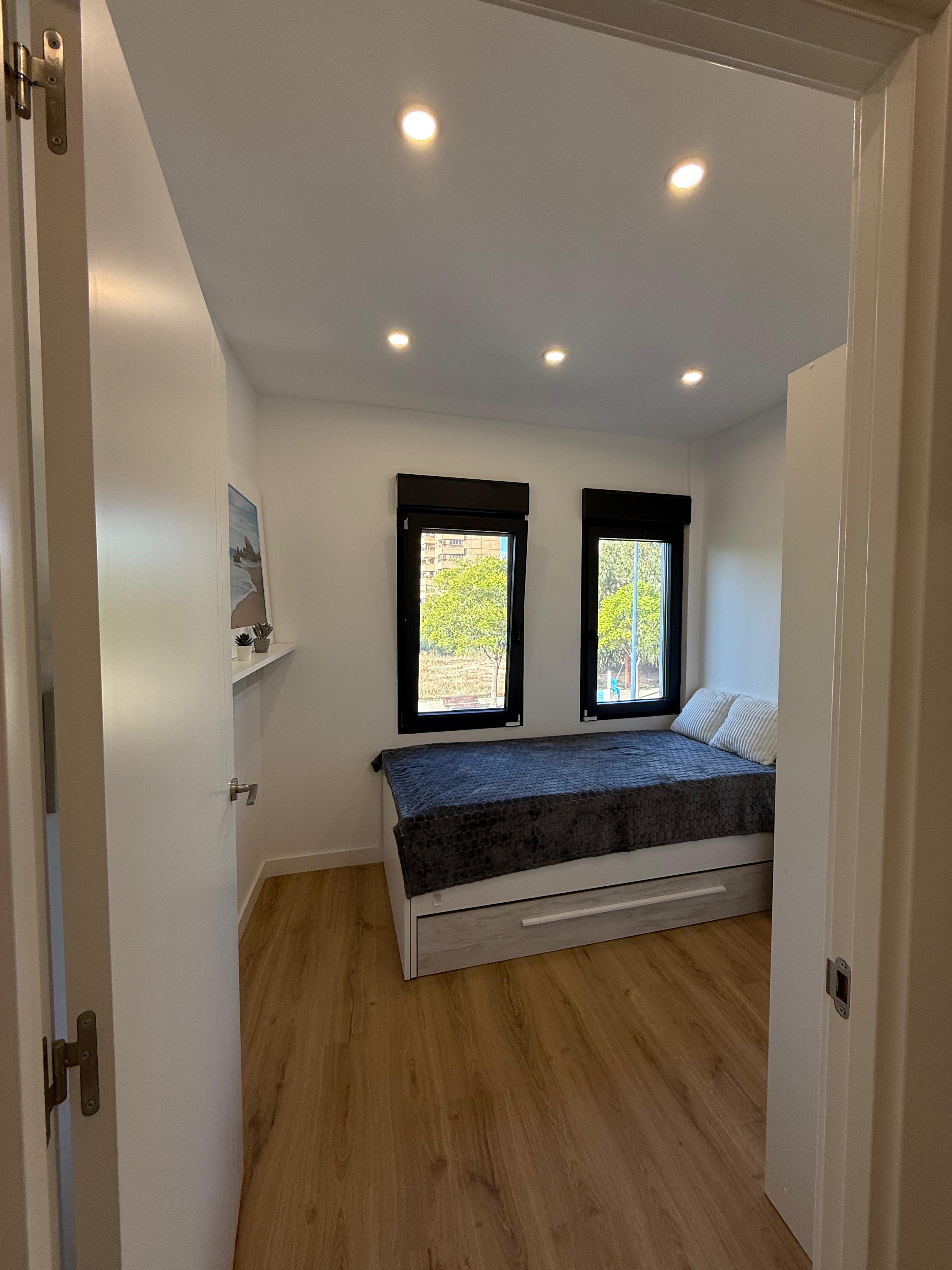 Bedroom in terraced for sale in Benidorm