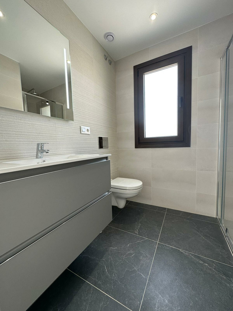 Bedroom in bungalow for sale in Benidorm