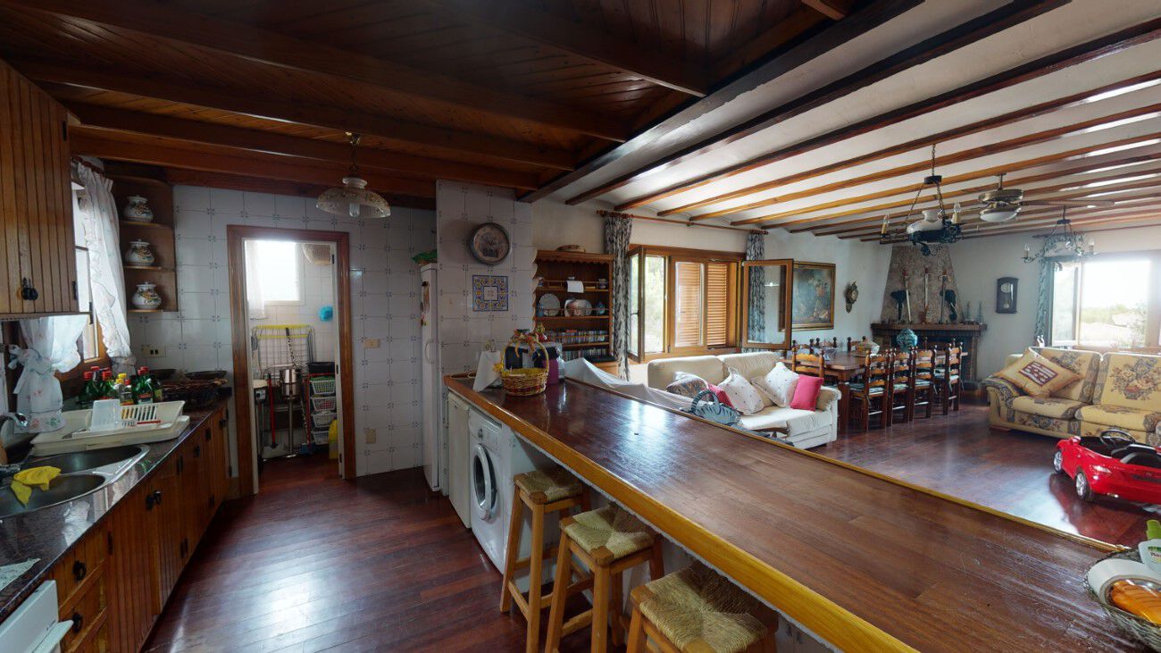 Pool area in villa for sale in Murcia