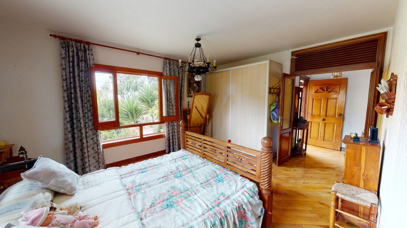 Bedroom in villa for sale in Murcia