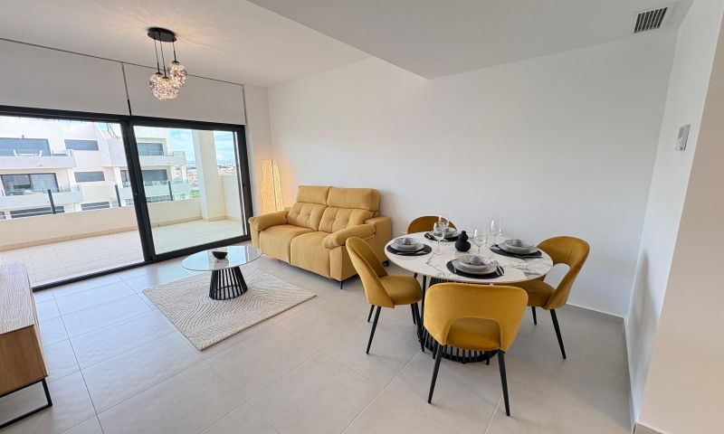 Dining area in apartment for sale in Orihuela Costa