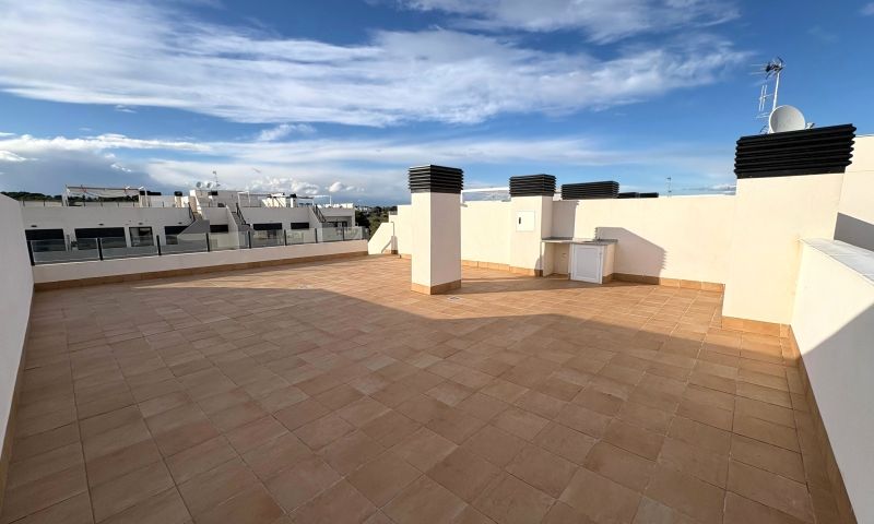 Garden in apartment for sale in Orihuela Costa