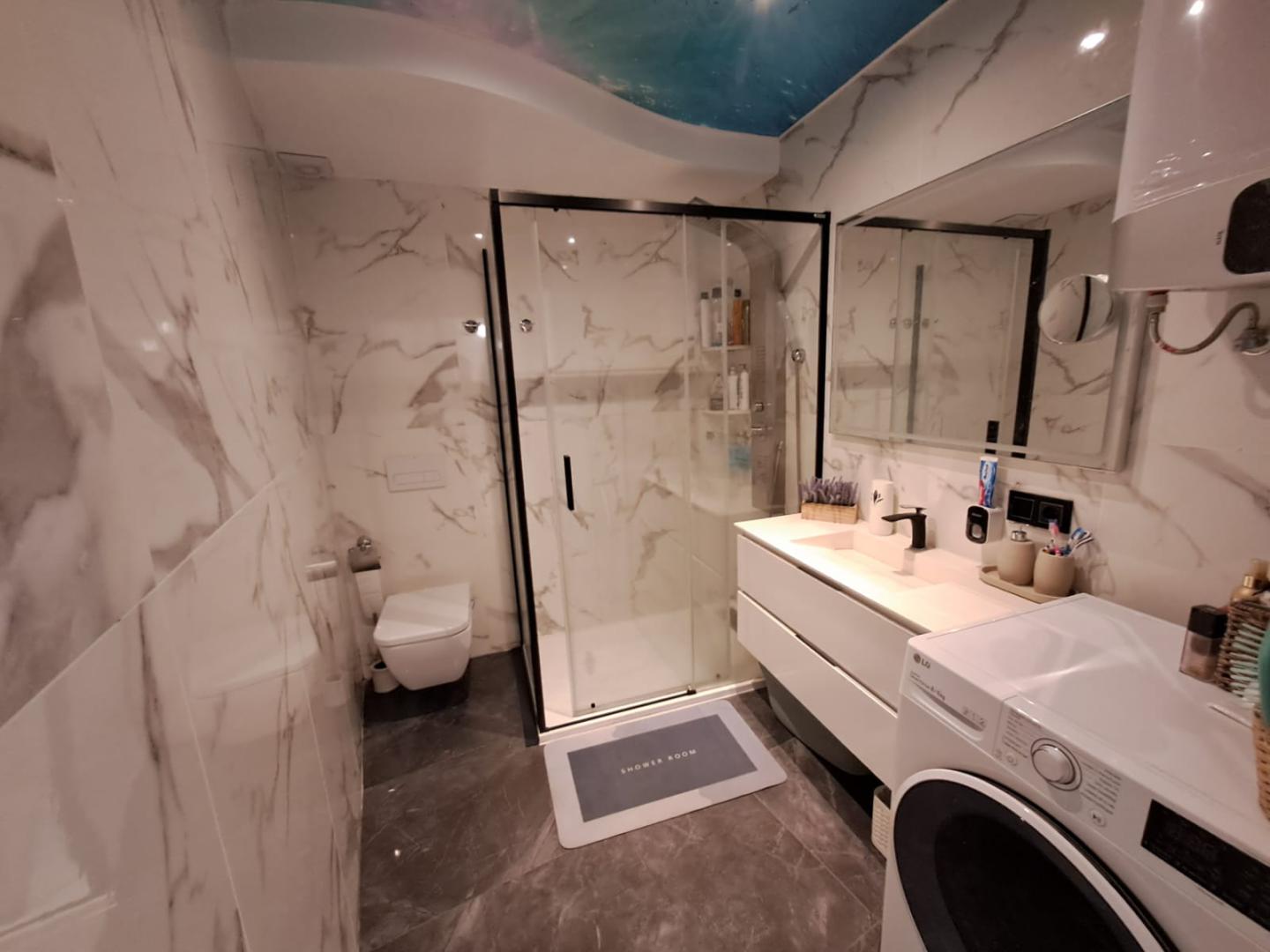 Bedroom in apartment for sale in Torrevieja