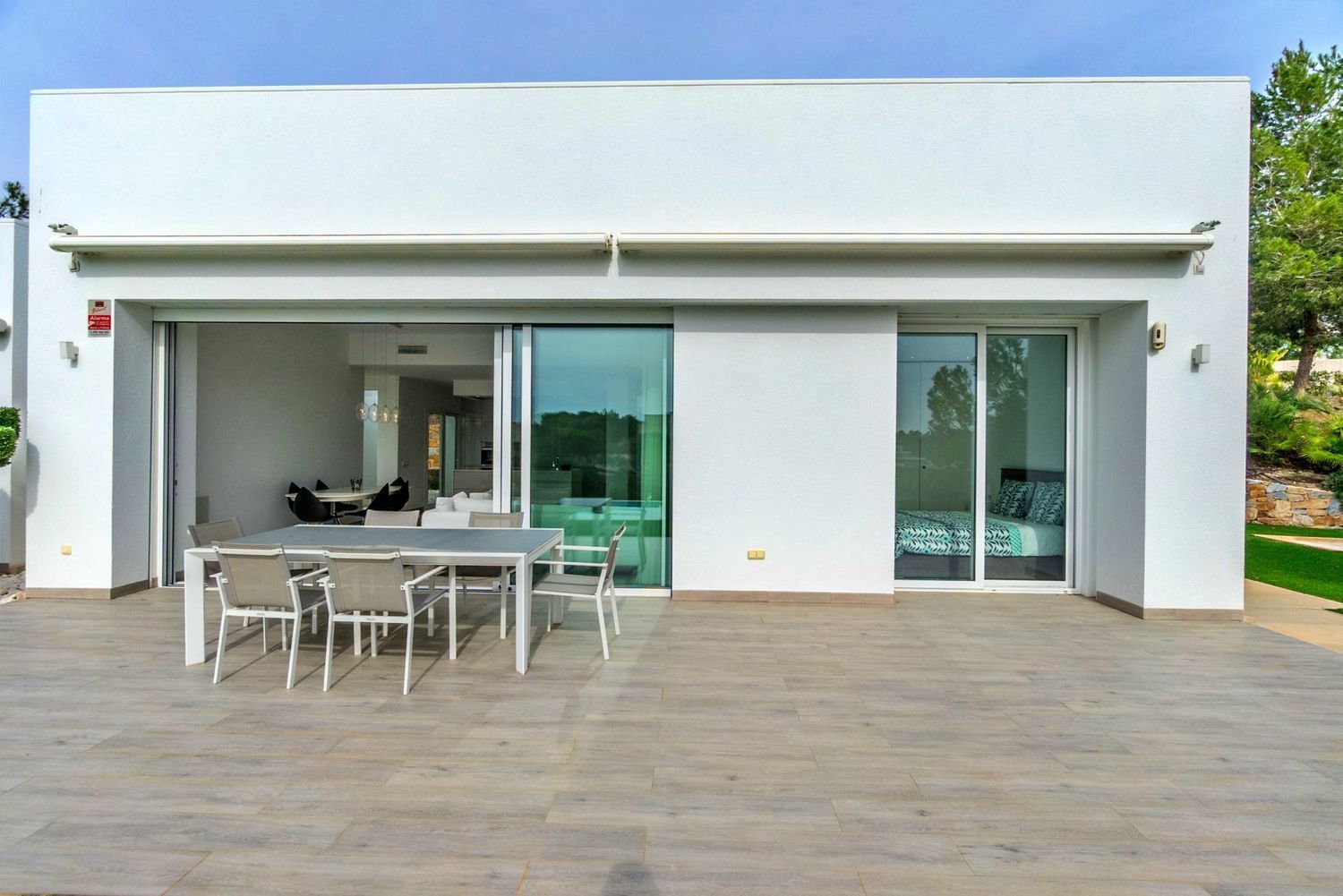 Terrace in villa for sale in Orihuela