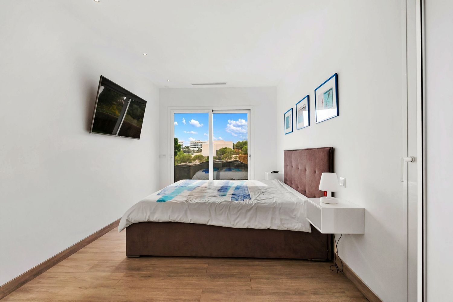 Bathroom in villa for sale in Orihuela