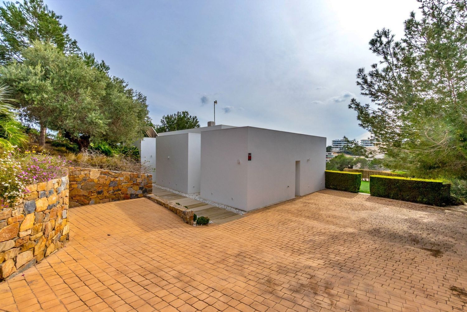 Bedroom in villa for sale in Orihuela