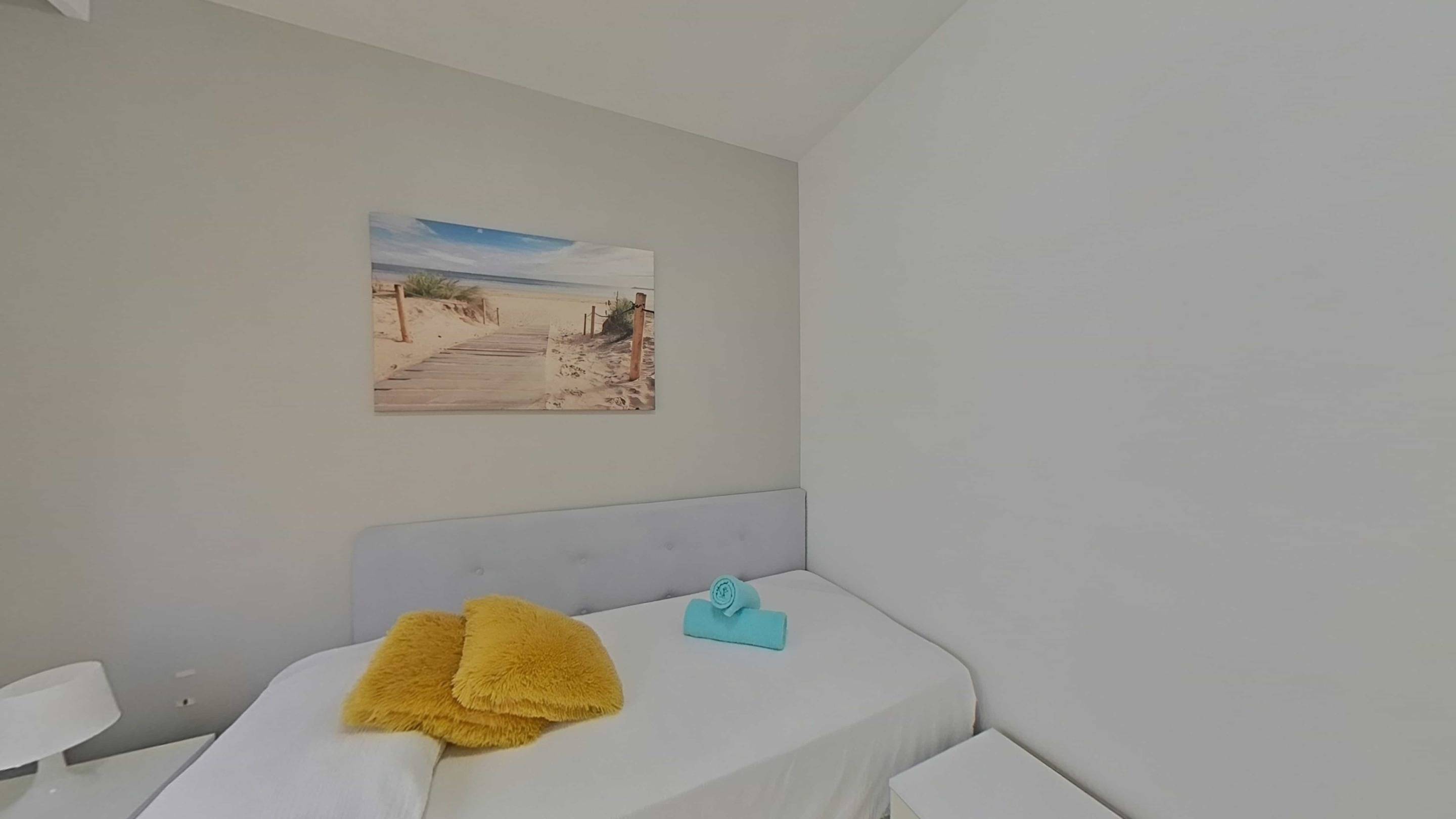Bedroom in apartment for sale in Pilar de La Horadada