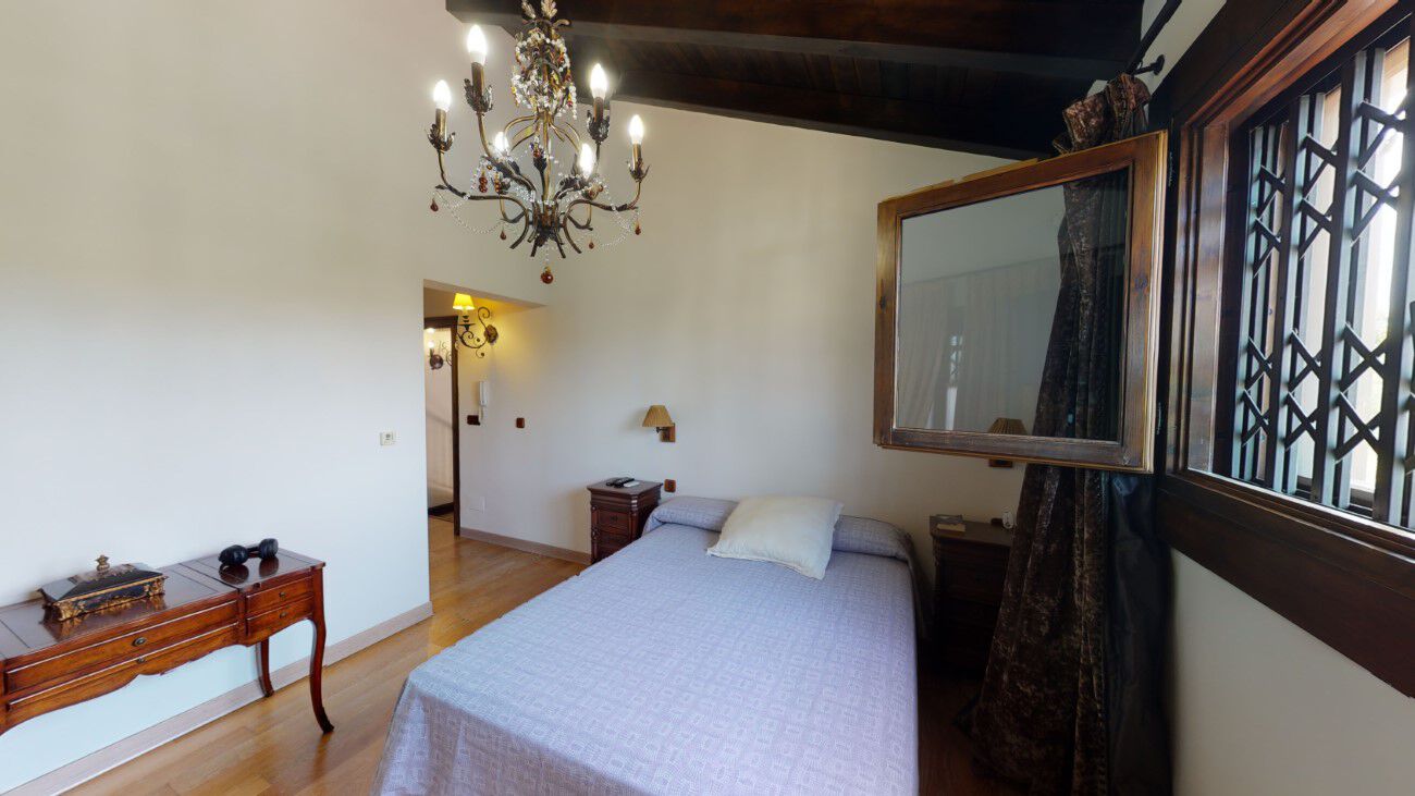 Pool area in villa for sale in Catral