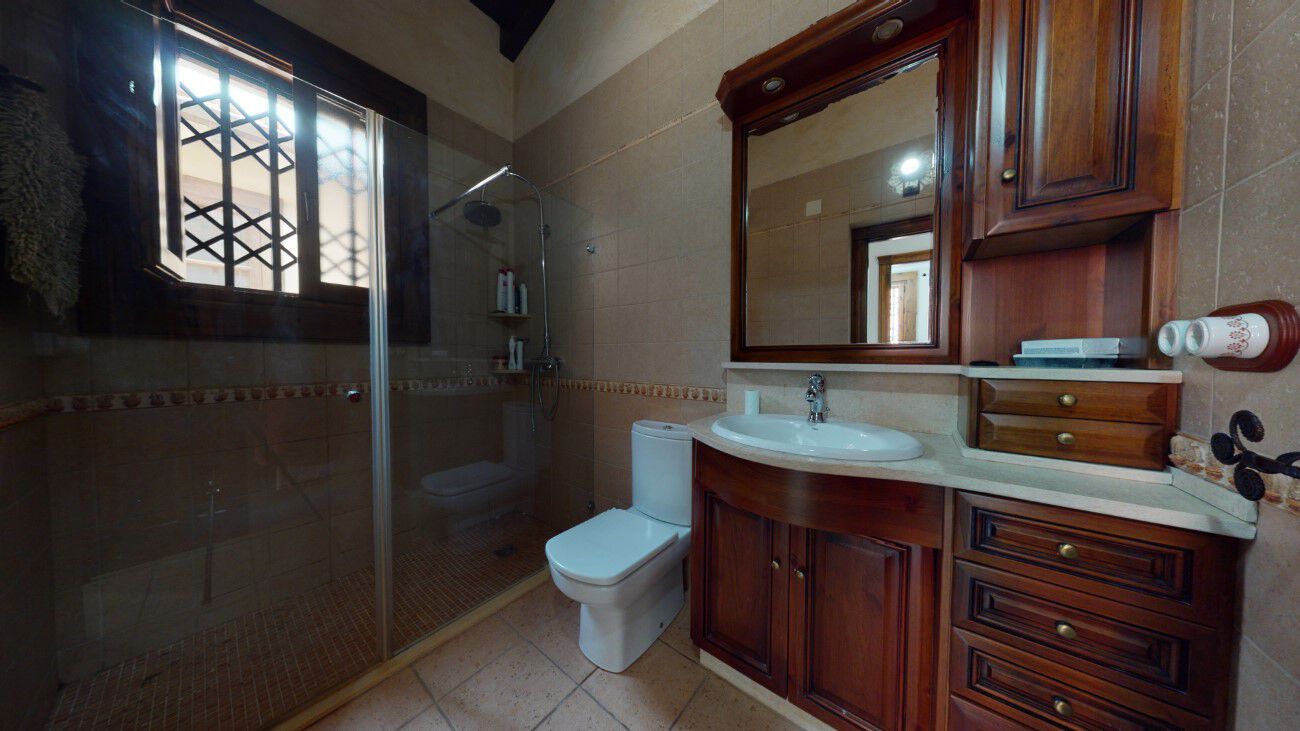 Bedroom in villa for sale in Catral