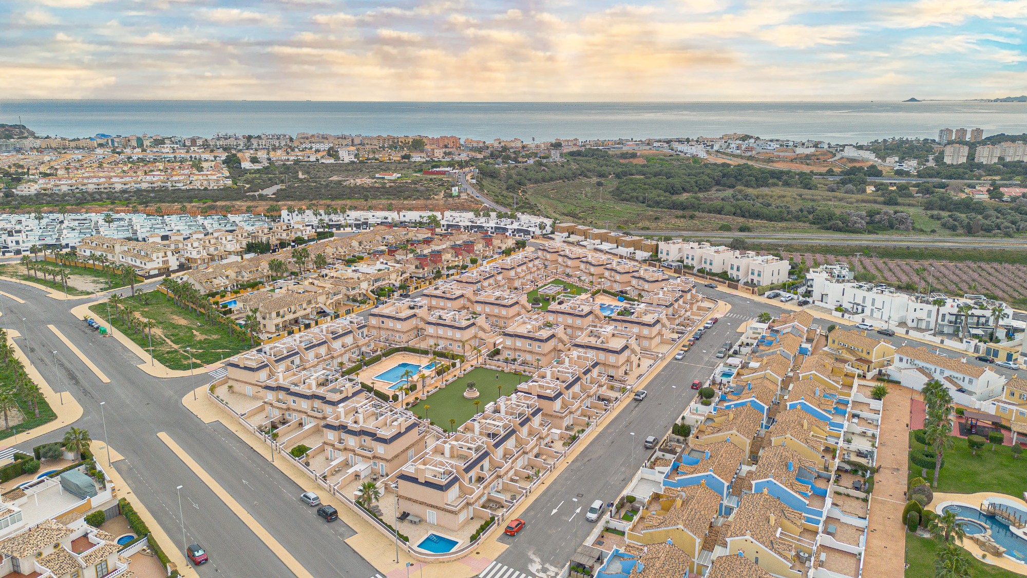 Townhouse for sale in Orihuela Costa, located in the well-established residential area of Lomas de C