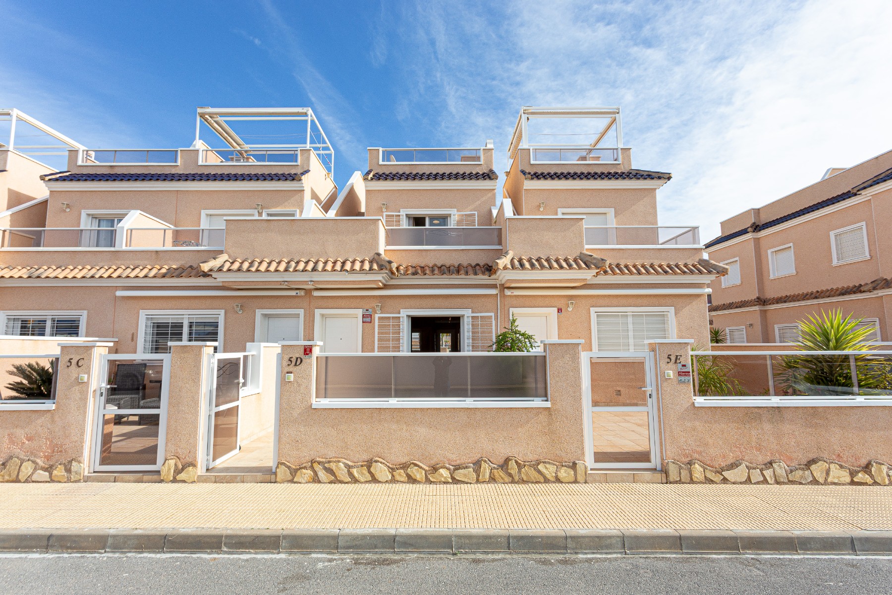 Garden in villa for sale in Orihuela Costa