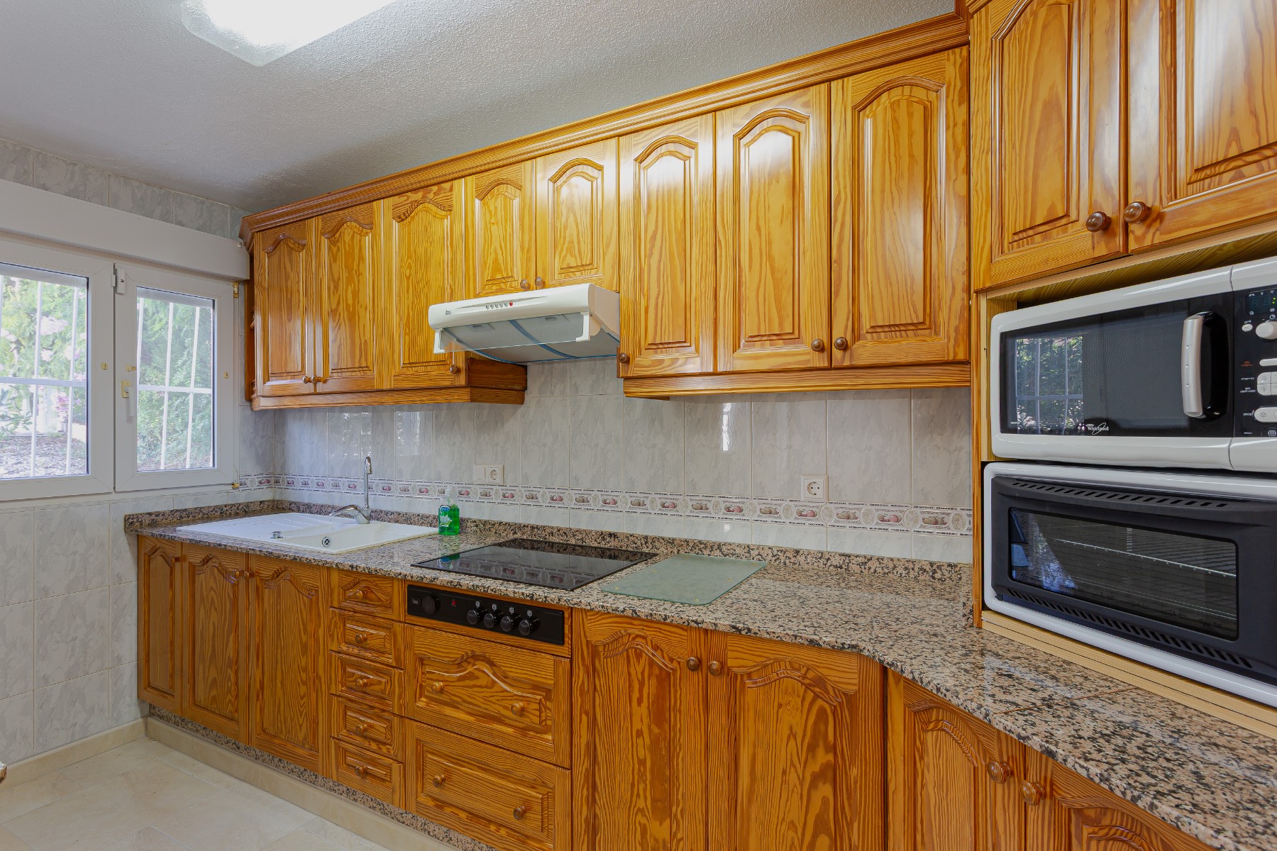 Bedroom in villa for sale in Torrevieja