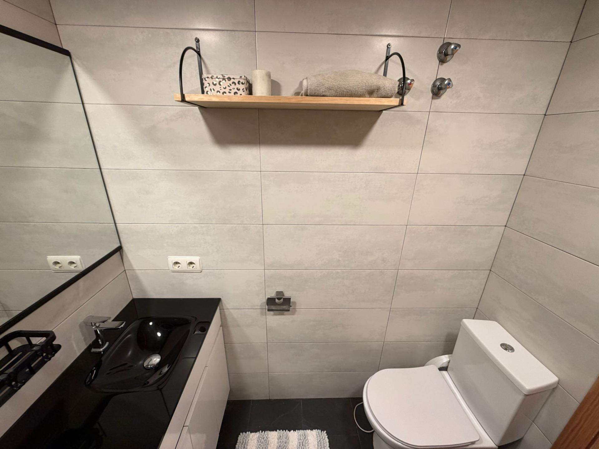 Master bedroom in apartment for sale in Lo Pagan