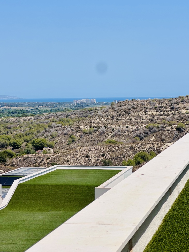 ✨ Exclusive Frontline Villa with Sea Views, Privacy & Premium Finishes Discover this stunning frontl