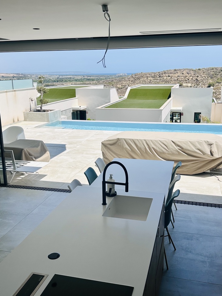 Terrace in villa for sale in Rojales Hills