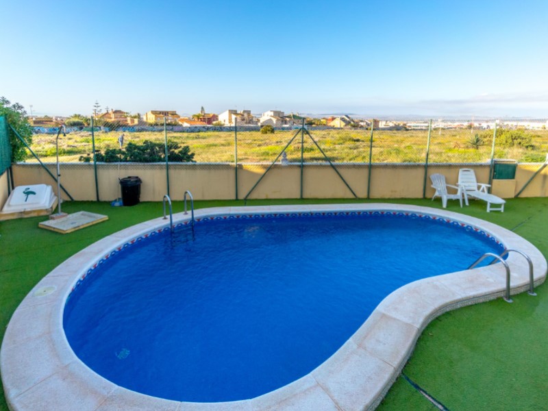 Garden in terraced for sale in Torrevieja