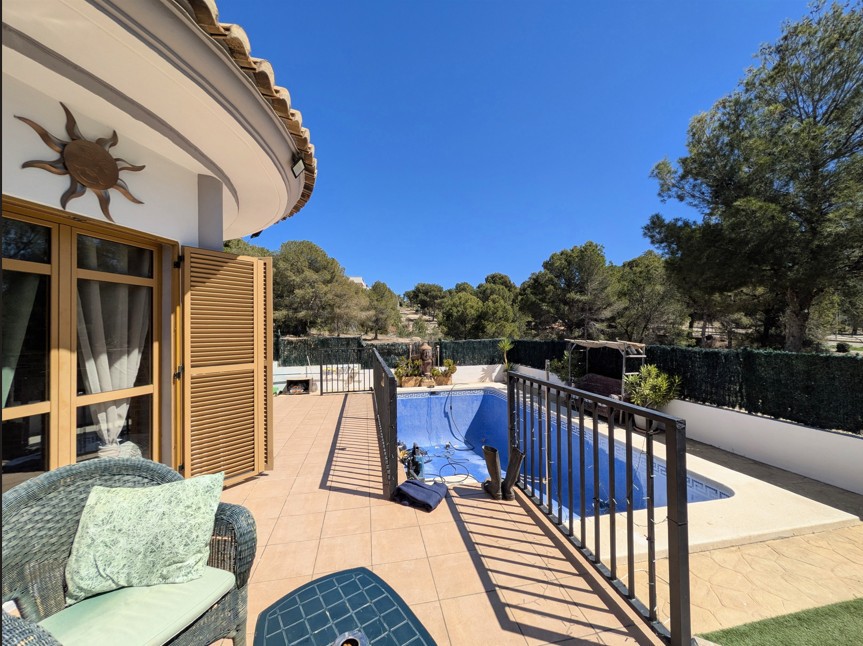 Exterior view in villa for sale in Benidorm