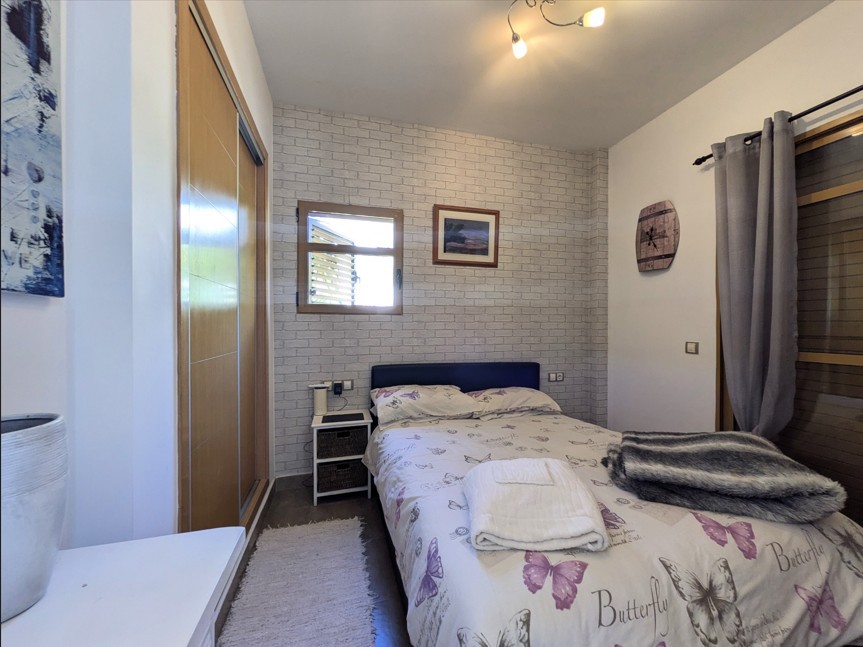 Pool area in villa for sale in Benidorm