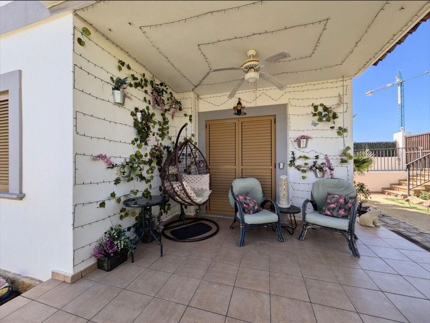 Garden in villa for sale in Benidorm