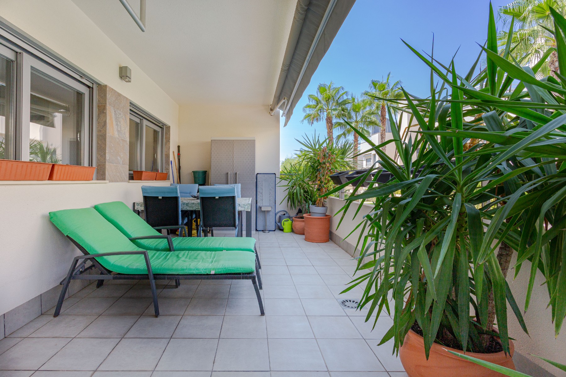 Pool area in apartment for sale in Torrevieja