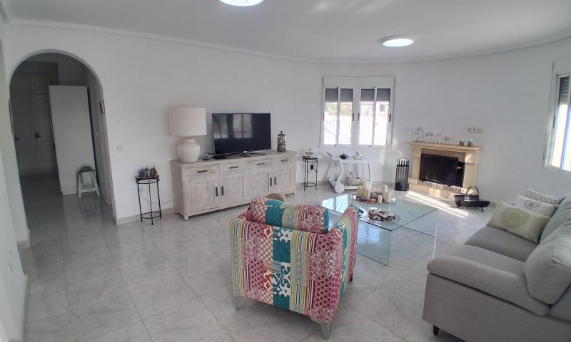 Kitchen in villa for sale in Rojales
