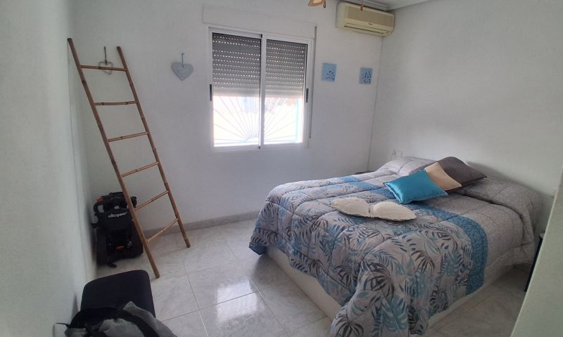 Dining area in villa for sale in Rojales
